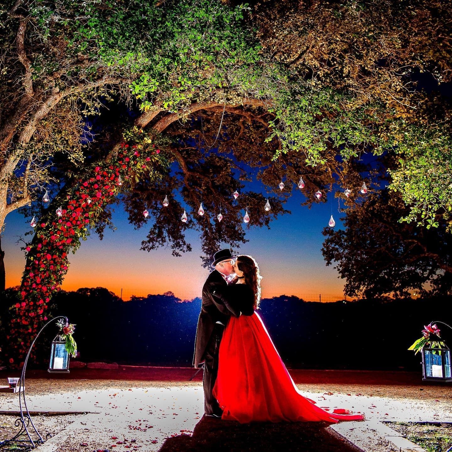 Hill Country Weddings just hit a little different, and we love assisting in making them effortless and extra special! @duchman_family_winery