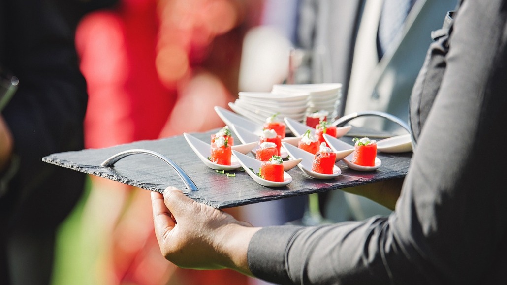 Wedding Catering: Which Reception Style is Best for Your Wedding